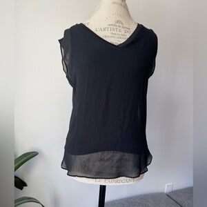 Dynamite V neck Shortsleeve blouse top